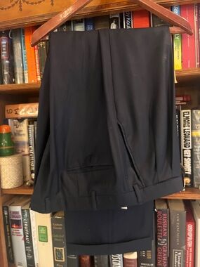 BRIONI men’s refined NAVY  Trousers 40 x 32” double pleated.